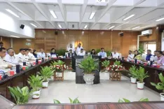 एनडीएमसी की बैठक में 28 एजेंडे पास: ईवी पार्किंग पर 50% छूट, सरोजिनी नगर में ₹55 करोड़ का आयुष अस्पताल