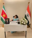 डॉ. नीना मल्होत्रा ने सूरीनाम दूतावास जाकर पूर्व राष्ट्रपति संतोखी के निधन पर शोक व्यक्त किया