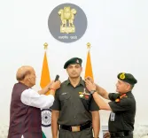 क्या नीरज चोपड़ा को मानद लेफ्टिनेंट कर्नल की वर्दी मिली?