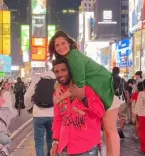 न्यूयॉर्क की सैर पर निकलीं अभिनेत्री आरती सिंह, पति दीपक चौहान के साथ शेयर की तस्वीरें