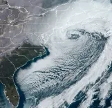 न्यूयॉर्क में बर्फीले तूफान का अलर्ट: यह चेतावनी क्या दर्शाती है?