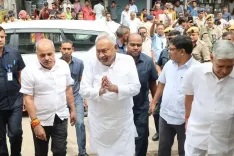नीतीश कुमार का बख्तियारपुर पैतृक आवास दौरा, स्थानीय लोगों ने किया भावभीना स्वागत