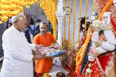 Did Nitish Kumar Showcase Unity During Mahasaptami?