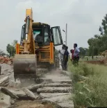 नोएडा: अतिक्रमण हटाने गई प्राधिकरण की टीम से अभद्रता, 150 लोगों के खिलाफ एफआईआर दर्ज