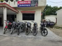 नोएडा: दो शातिर वाहन चोर गिरफ्तार, छह मोटरसाइकिल और मास्टर चाबियां बरामद