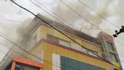 नोएडा: फर्नीचर गोदाम में भीषण आग, छह फायर टेंडर मौके पर मौजूद