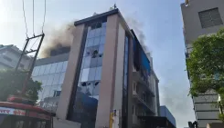 नोएडा सेक्टर-63 गारमेंट फैक्ट्री में भीषण आग, 8 दमकल गाड़ियों ने डेढ़ घंटे में पाया काबू
