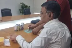 क्या नोएडा में कफ सिरप की फैक्ट्रियों की हो रही है जांच?