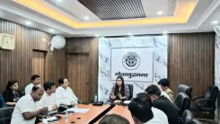 नोएडा में औद्योगिक शांति के लिए जिलाधिकारी की सशक्त पहल, कारखाना प्रबंधकों के साथ चर्चा