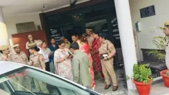 नोएडा में अवैध वृद्धाश्रम पर महिला आयोग की कार्रवाई, अमानवीय हालात में रह रहे थे बुजुर्ग, सील के आदेश