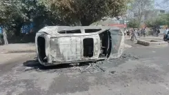 नोएडा में कर्मचारियों का विशाल प्रदर्शन, ट्रैफिक में भारी रुकावट से जनजीवन प्रभावित