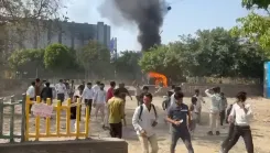 नोएडा फेस-2 में श्रमिकों का प्रदर्शन बढ़ा, रिचा ग्लोबल कंपनी के खिलाफ हंगामा