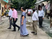 नोएडा सेक्टर-31 में छत गिरने से मचा हड़कंप, जर्जर भवनों को तुरंत खाली करने का सुझाव