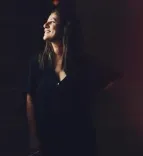 स्नेहा खानवलकर: 'ओ वुमनिया' से हिंदी सिनेमा के संगीत को बदलने वाली क्रांतिकारी कंपोज़र