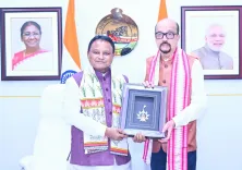 Odisha CM Majhi receives Chhattisgarh Governor Deka in Bhubaneswar