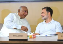 जाति जनगणना: राहुल गांधी और खड़गे ने PM मोदी को लिखा पत्र, 'ओपन-एंडेड' प्रश्नावली रद्द करने की माँग