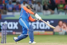 'ऑपरेशन व्हाइट बॉल': अभिषेक शर्मा ने तोड़ा गुरु युवराज सिंह का रिकॉर्ड, बने प्लेयर ऑफ द मैच 