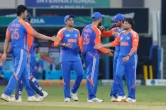 ऑपरेशन 'व्हाइट बॉल' : पाकिस्तान के खिलाफ जीत के लिए भारत को 172 रन का लक्ष्य