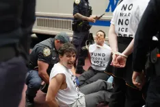 ICE arrests 2,197 immigrants in New York under 'Operation Rotten Apple'