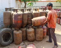 LPG supply stable: 87.28 lakh cylinders delivered in 2 days amid Hormuz closure