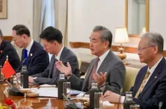 पाकिस्तान के साथ रणनीतिक साझेदारी को आगे बढ़ाएंगे: चीनी विदेश मंत्री