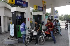 Pakistan petrol pump shutdown from Aug 15: Dealers demand 8% margin