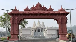 पालघर में बीएपीएस स्वामिनारायण मंदिर की ऐतिहासिक मूर्ति प्रतिष्ठा, सीएम फडणवीस ने दी बधाई