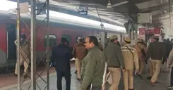 What Caused Panic on the Gorakhpur-Lokmanya Tilak Train Due to a Bomb Threat?