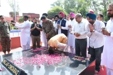 क्या पंजाब के फिरोजपुर में रक्षा राज्य मंत्री ने शहीदों को श्रद्धांजलि दी और बाढ़ राहत कार्यों की समीक्षा की?