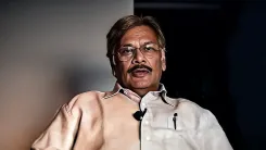 क्या पंकज सिंह समकालीन साहित्य में अद्वितीय हैं?