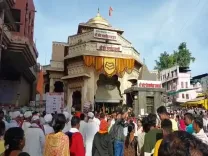 क्या पापांकुशा एकादशी पर विठोबा मंदिर में श्रद्धालुओं की भीड़ देखी जा रही है?