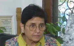 दिल्ली स्लीपर बस गैंगरेप: किरण बेदी बोलीं — परवरिश और ड्राइवर वेरिफिकेशन से रुकेंगे ऐसे अपराध