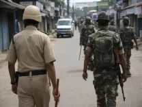 पश्चिम बंगाल चुनाव : 2.4 लाख अर्धसैनिक जवानों की सबसे बड़ी तैनाती, सख्त निगरानी जारी