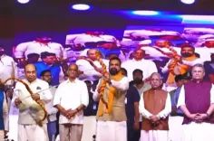 पटना के गांधी मैदान में विजयादशमी: 90 फीट रावण दहन, सीएम सम्राट चौधरी ने चलाया प्रतीकात्मक बाण