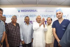 पटना के मेडिवर्सल हॉस्पिटल में रोबोटिक जॉइंट रिप्लेसमेंट सर्जरी शुरू, नीतीश कुमार ने किया उद्घाटन