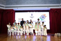 पेइचिंग में भारतीय दूतावास ने मनाया 80वां स्वतंत्रता दिवस, राजदूत दोराईस्वामी ने फहराया तिरंगा