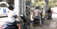 पेट्रोल-डीजल ₹3 महंगा: उपभोक्ताओं ने कहा — 'पता था होगा, पर महंगाई और बढ़ेगी'