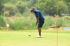 How Did Umed Kumar Secure a Three-Shot Lead in Round Two?