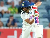 पिंक-बॉल टेस्ट: ऑस्ट्रेलिया की महिलाएं मजबूत स्थिति में, भारत ने दूसरी पारी में गंवाए 6 विकेट