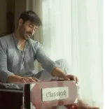 अपारशक्ति खुराना ने पिता की जयंती पर हारमोनियम बजाकर दी सुरीली श्रद्धांजलि, लिखा- 'मिस यू द कूलेस्ट खुराना'