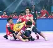 How Did Telugu Titans Outlast Gujarat Giants in a Low-Scoring Thriller?