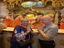 अनुपम खेर ने गणपति बप्पा के समक्ष सुनाई नाटक की स्क्रिप्ट, मांगा आशीर्वाद