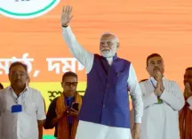 Did PM Modi Arrive in Kolkata for a Key Defence Meeting?
