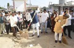 क्या पीएम मोदी बापू के स्वच्छ भारत के स्वप्न को साकार कर रहे हैं?