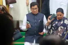 पीएम मोदी ने तोड़ा इंदिरा गांधी का रिकॉर्ड, तो रामगोपाल यादव बोले, 'इसे ऐसे मत देखिए'  