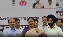 PM मोदी के जन्मदिन पर दिल्ली में मेगा ब्लड डोनेशन कैंप, CM रेखा गुप्ता ने किया रक्तदान