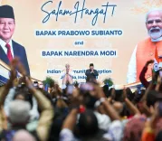 PM Modi Meets Indian Diaspora at Jakarta Community Event