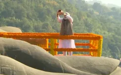 सरदार पटेल की 151वीं जयंती: PM मोदी ने स्टैच्यू ऑफ यूनिटी पर पुष्पांजलि अर्पित की, ₹400 करोड़ से अधिक की परियोजनाओं का शुभारंभ