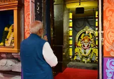 PM Modi prays at Chennai's Jalakanteshwarar Temple