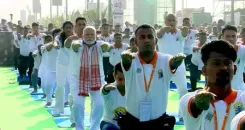 प्रधानमंत्री ने विशाखापत्तनम में 3 लाख लोगों संग किया योग, दिया 'हील इन इंडिया' का भी मंत्र